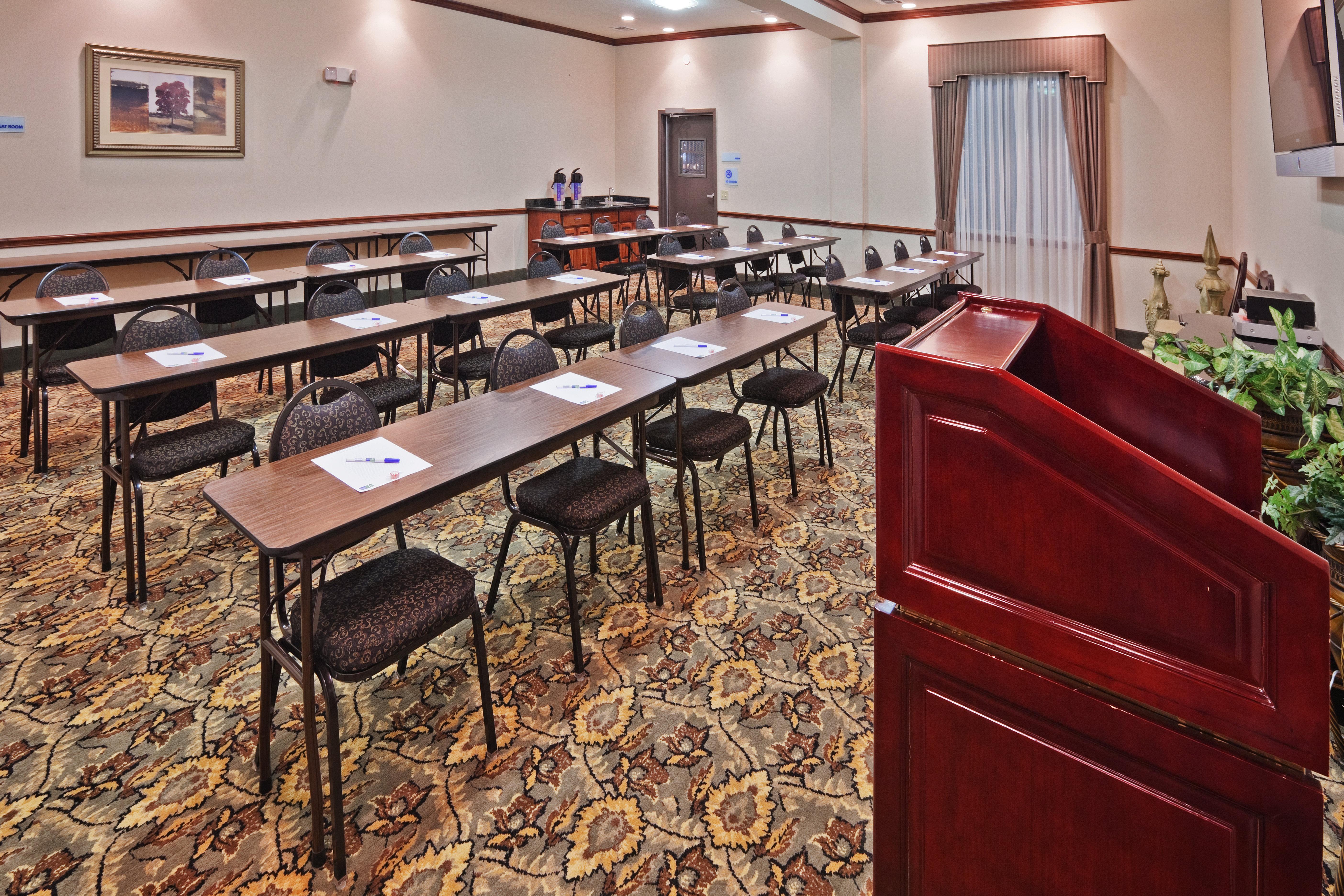 Holiday Inn Express Hotel & Suites Woodward Hwy 270 By Ihg Zewnętrze zdjęcie